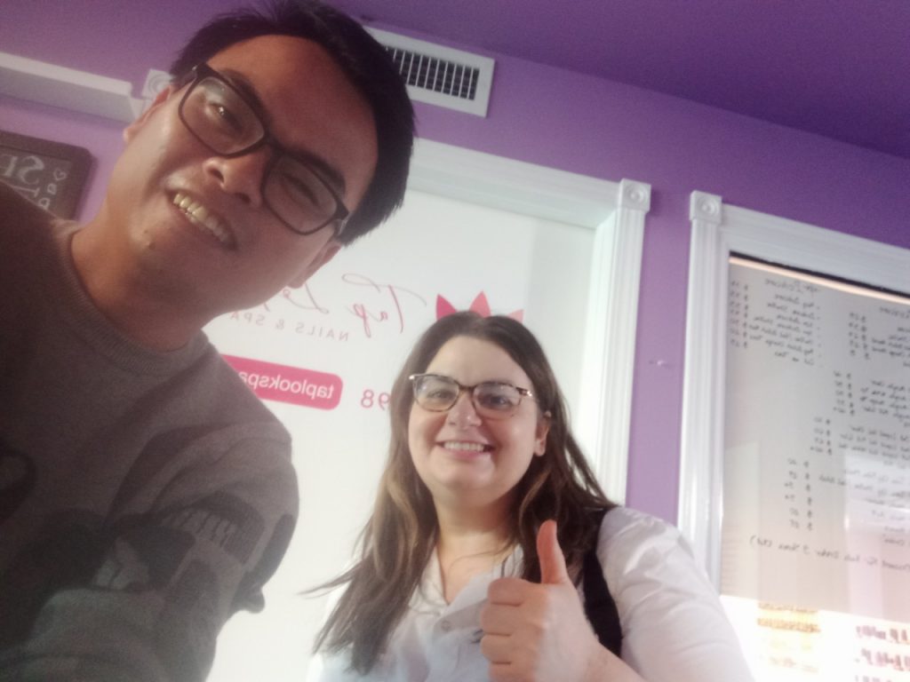Customers experience the pecicure spa at TapLook and are very happy 1 z5721158715097 c9cf472ff25ad03479adcde023f0017d